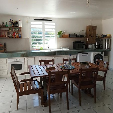 Bas De Villa Vue Mer Avec Deux Chambres Grand-Bourg  Ngoại thất bức ảnh